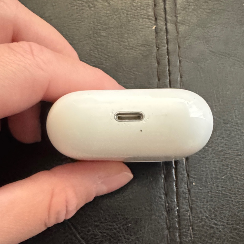 Air pods 3 only one of the pods works - Picture 4 of 10